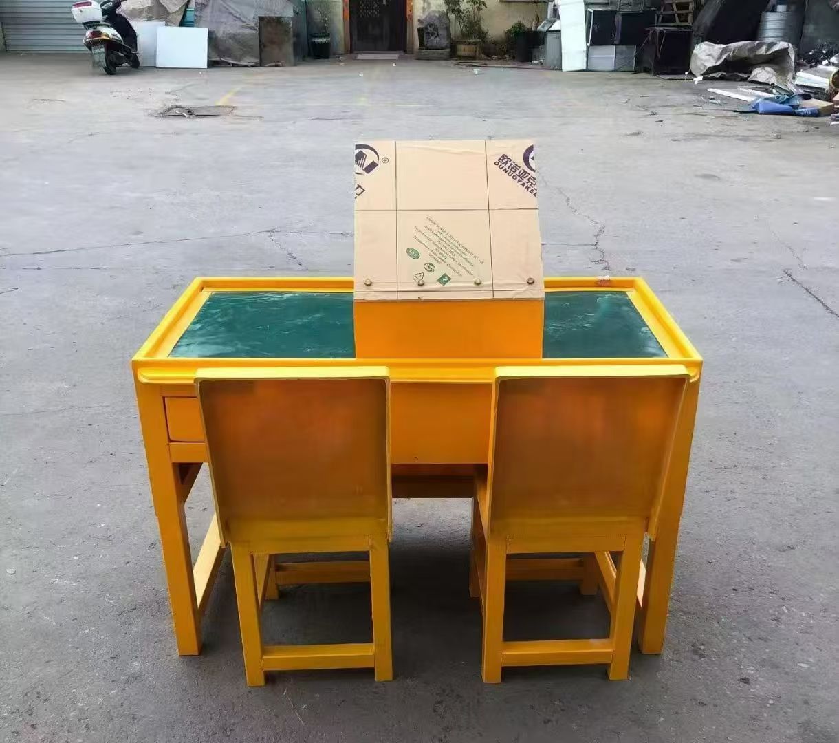 嵩县防静电导通桌井下煤矿火工品发放桌：危险品流转的安全守护者
